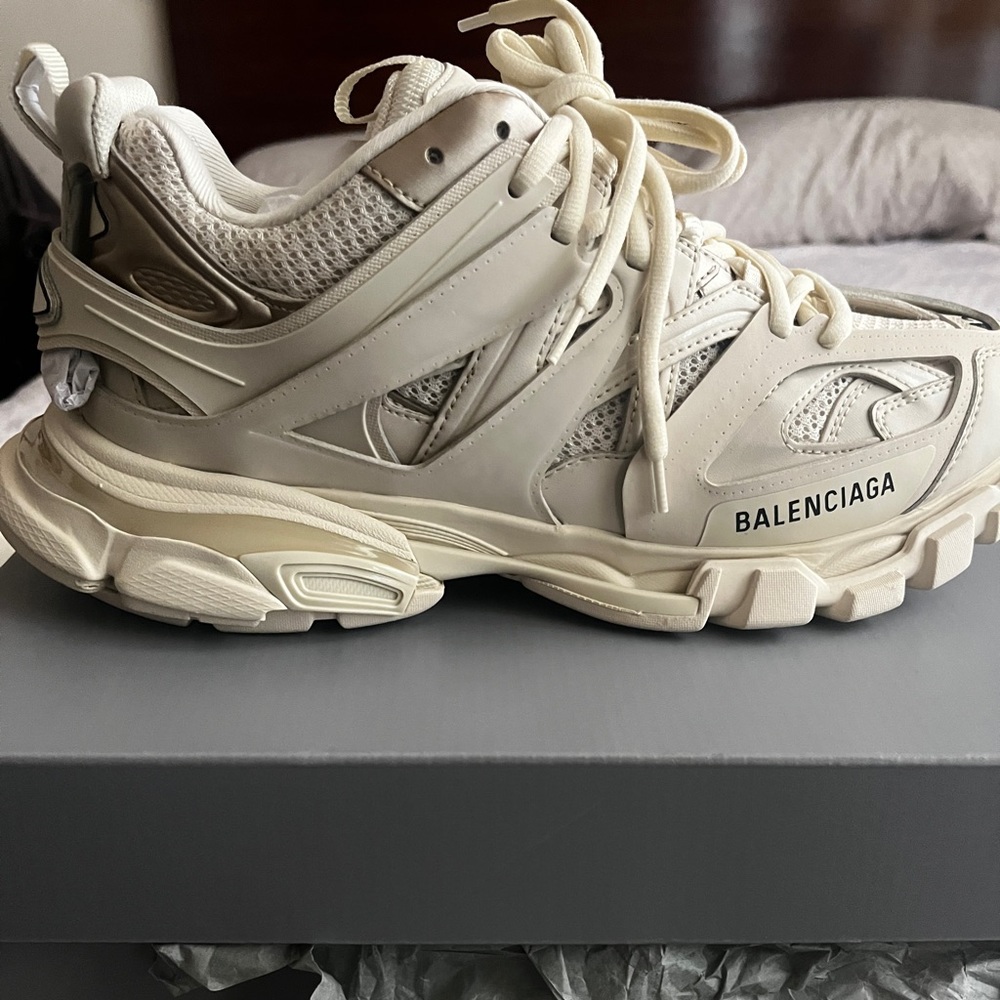 Men’s Balenciaga Sneakers Size 42 BRAND NEW